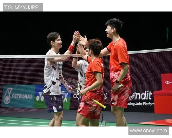 羽毛球赛场激战正酣青岛队迎战湖南队争夺胜利荣耀